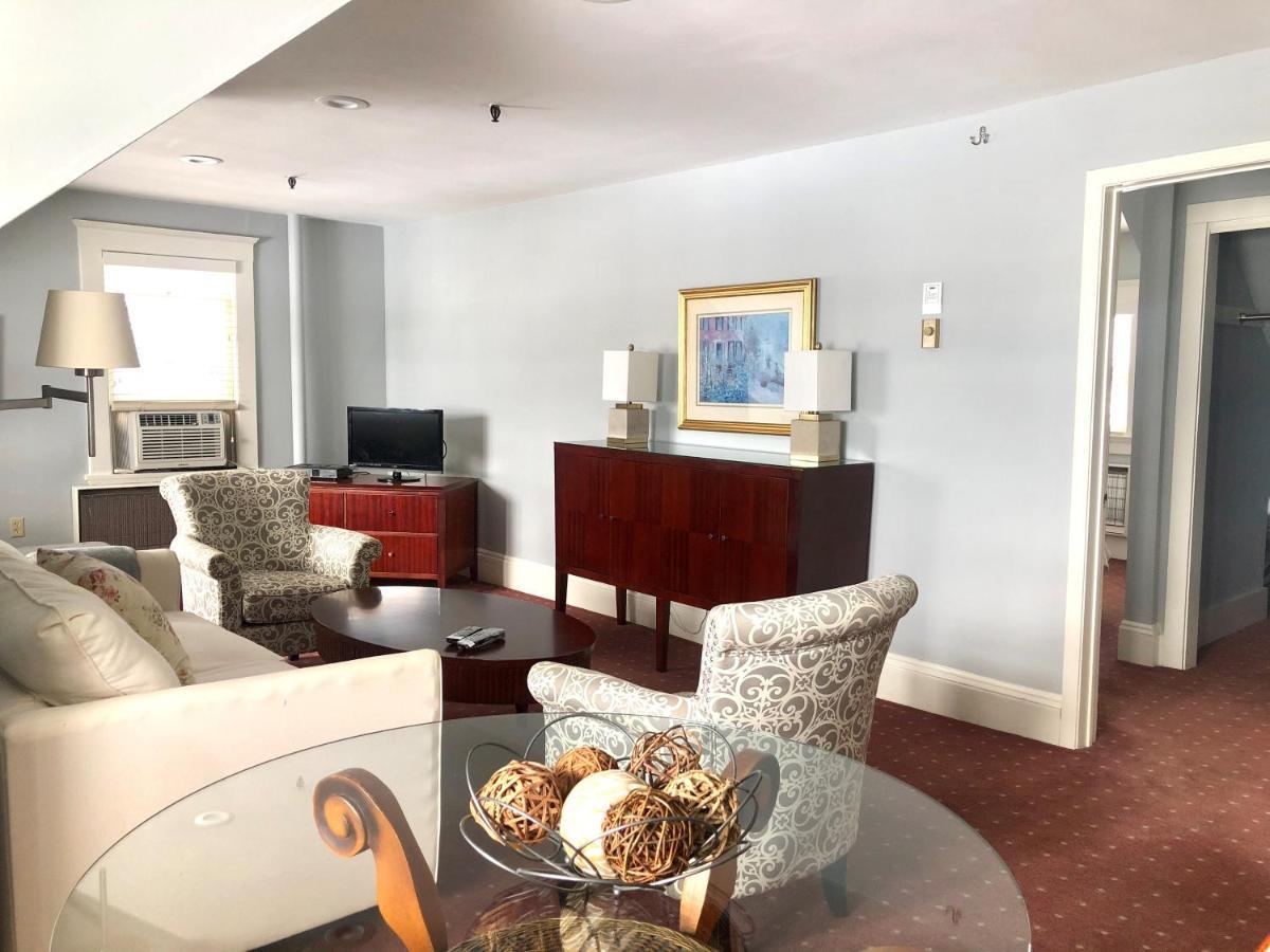The Inn At Longshore Westport Room photo